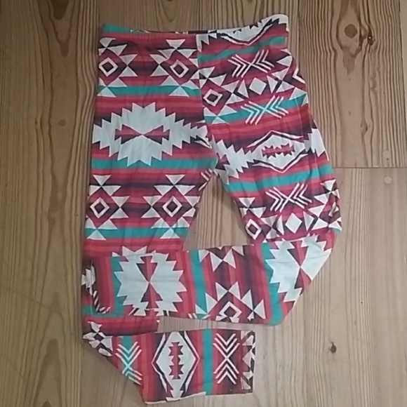 Heart & Hips Pants - Super soft size large gently worn leggings. Heart & Hips Pants - Super soft size large gently worn leggings.